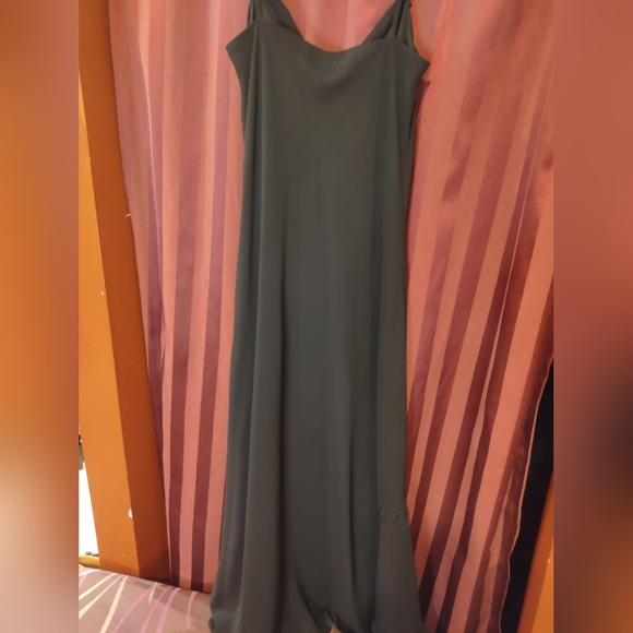 Stunning Black Maxi evening gown, with Beaded Detail, Ankle Length. Size 8 - Picture 11 of 12